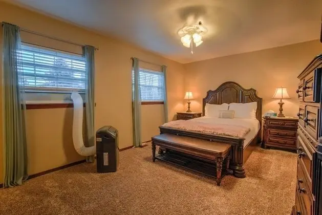 Ev (4 Bedrooms)