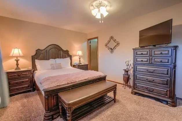 Ev (4 Bedrooms)