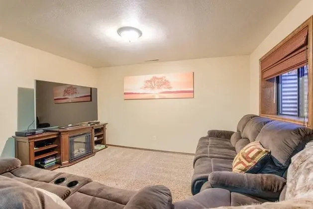 Ev (4 Bedrooms)