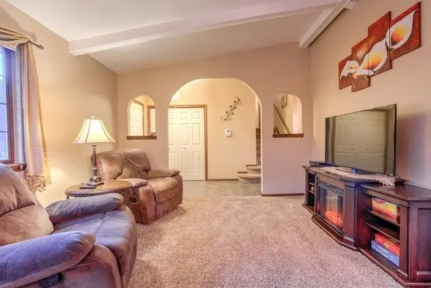Ev (4 Bedrooms)