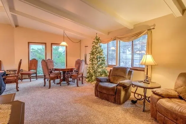 Ev (4 Bedrooms)