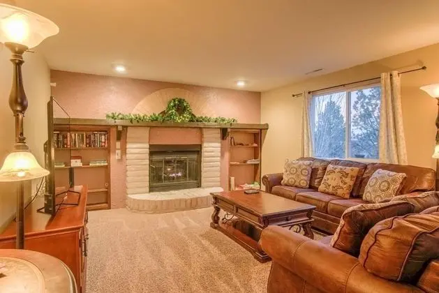 Ev (4 Bedrooms)