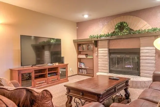 Ev (4 Bedrooms)
