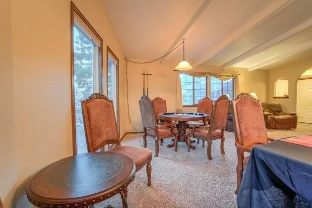 Ev (4 Bedrooms)