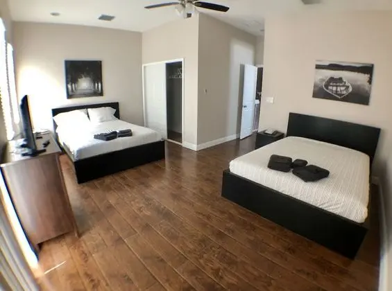Ev, 4 Yatak Odası (4 Bathrooms)
