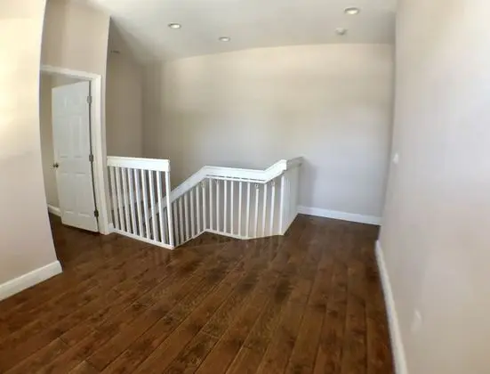 Ev, 4 Yatak Odası (4 Bathrooms)
