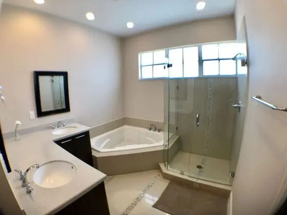 Ev, 4 Yatak Odası (4 Bathrooms)