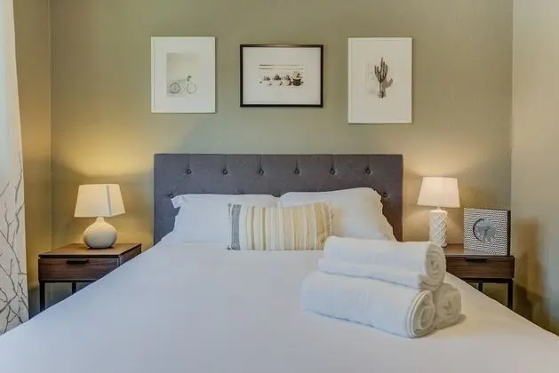 Ev (4 Bedrooms)
