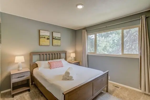 Ev (4 Bedrooms)