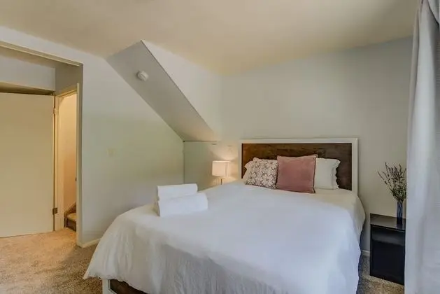Ev (4 Bedrooms)