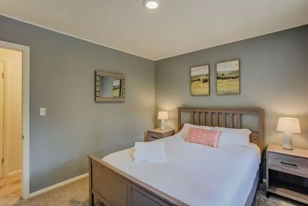 Ev (4 Bedrooms)