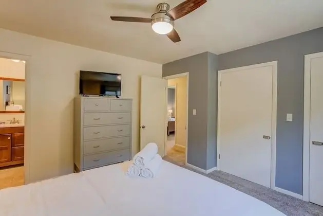 Ev (4 Bedrooms)