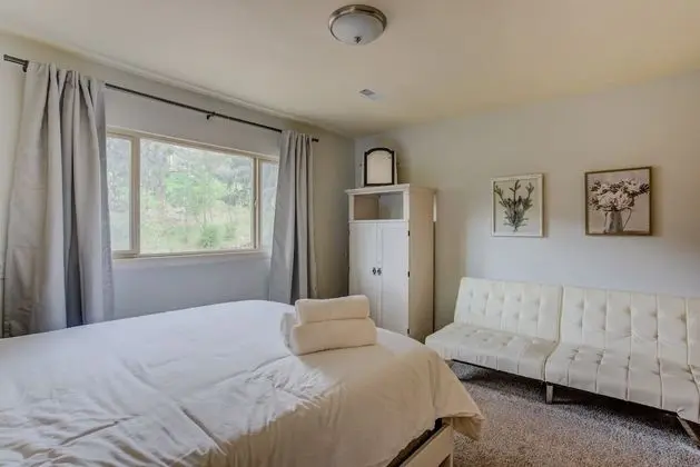 Ev (4 Bedrooms)