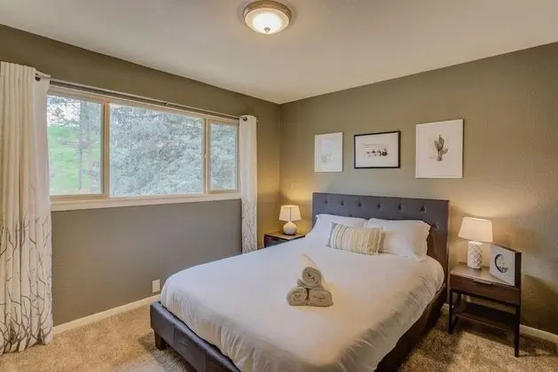 Ev (4 Bedrooms)