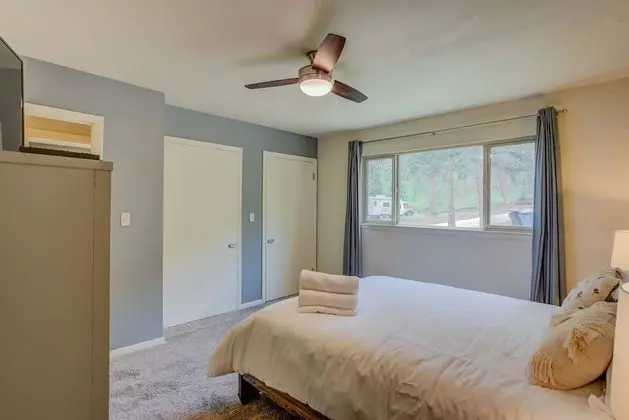 Ev (4 Bedrooms)