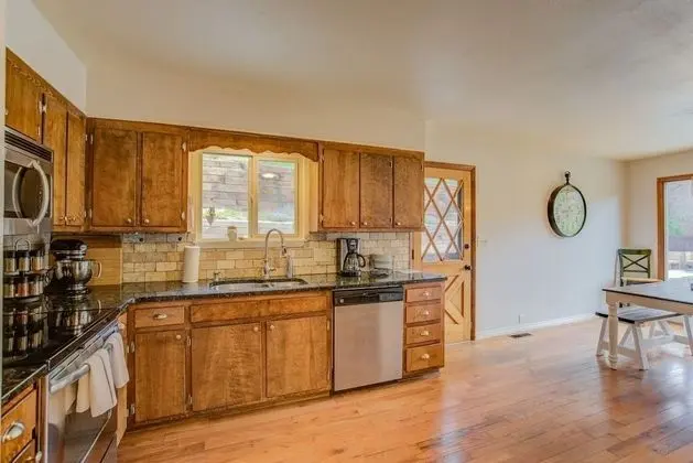 Ev (4 Bedrooms)