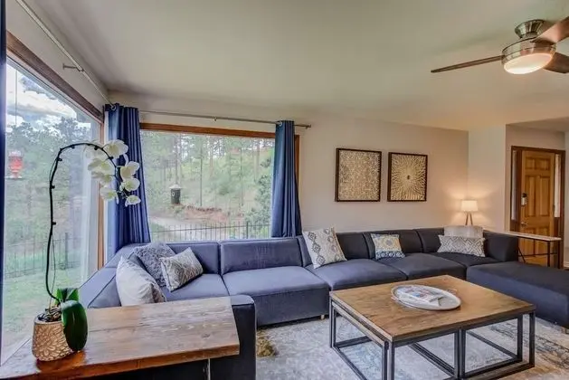 Ev (4 Bedrooms)