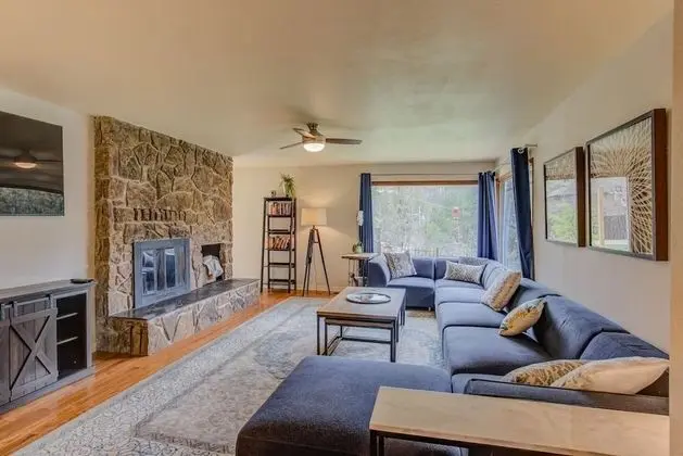 Ev (4 Bedrooms)
