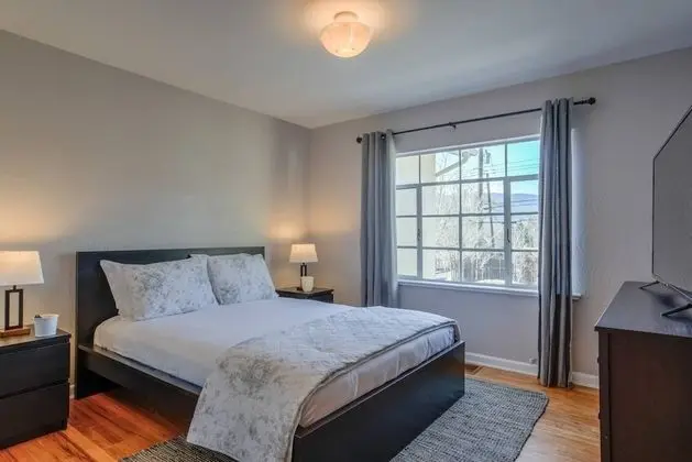 Ev (4 Bedrooms)