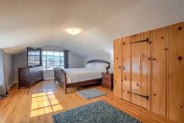 Ev (4 Bedrooms)