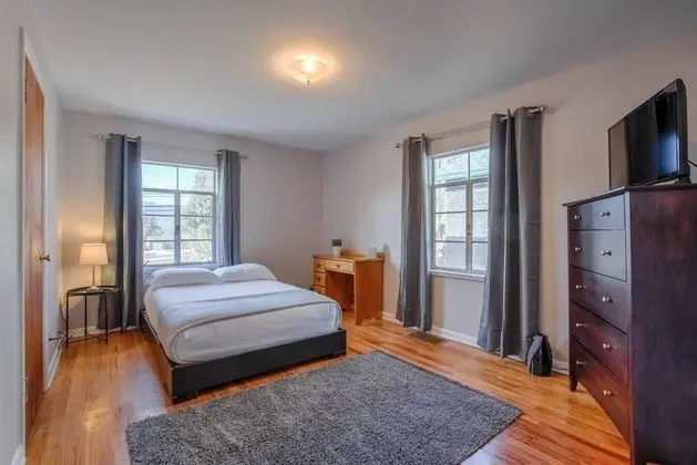 Ev (4 Bedrooms)