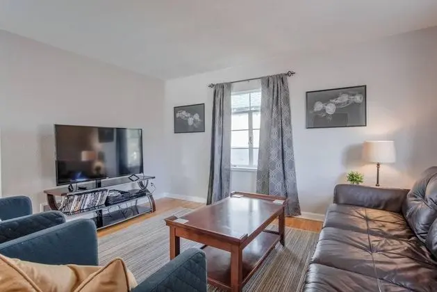 Ev (4 Bedrooms)