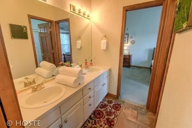 Ev (4 Bedrooms)