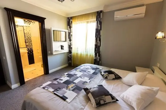 Standard Tek Büyük veya İki Ayrı Yataklı Oda