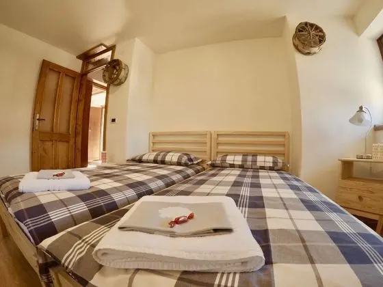 Tek Büyük Yataklı Oda, 2 Tek Kişilik Yatak