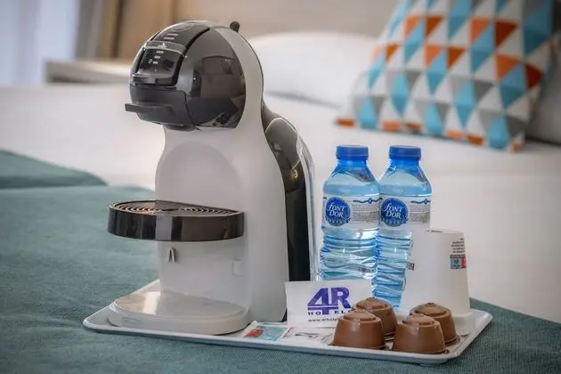 Dört Kişilik Oda, Balkon, Deniz Manzaralı (4 adultos)