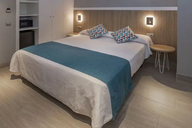 Standard Üç Kişilik Oda, Balkon (2 adultos y 1 niño)