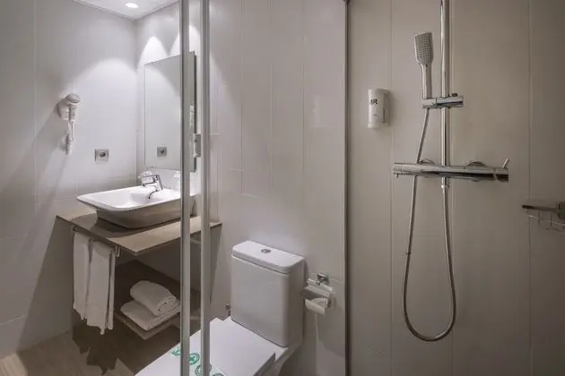 Standard Üç Kişilik Oda, Balkon (2 adultos y 1 niño)
