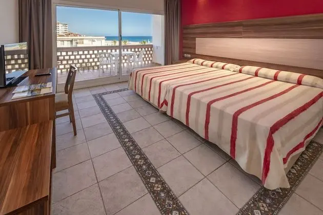 Üç Kişilik Oda, Balkon, Kısmi Deniz Manzaralı (3 adultos)
