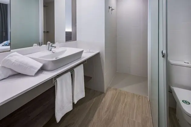 Üç Kişilik Oda, Balkon, Kısmi Deniz Manzaralı (3 adultos)