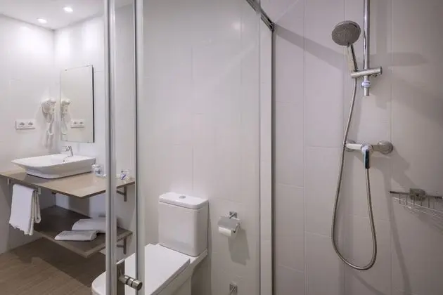 Standard Tek Büyük Yataklı Oda (2 Adults)