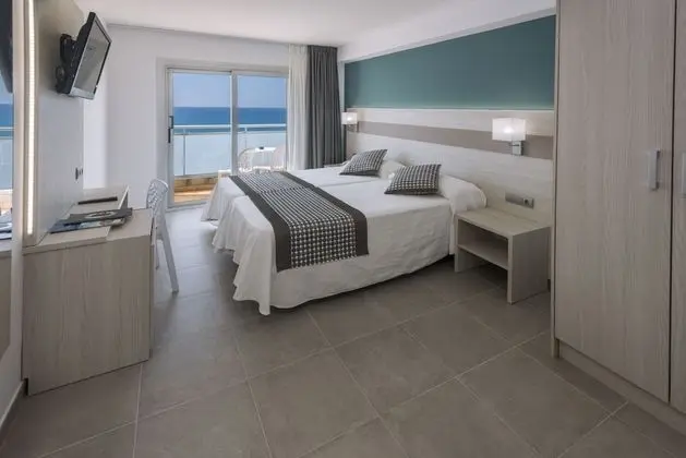 Dört Kişilik Oda, Balkon, Deniz Manzaralı (2 Adults + 2 Children)