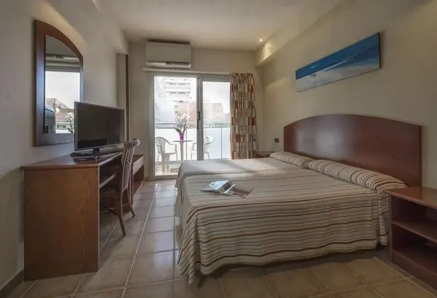 Standard Dört Kişilik Oda, Balkon (2 Adults + 2 Children)
