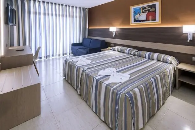 Standard Dört Kişilik Oda, Balkon (2 Adults + 2 Children)