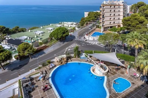 Üç Kişilik Oda, Balkon, Deniz Manzaralı (2 adults and 1 child)