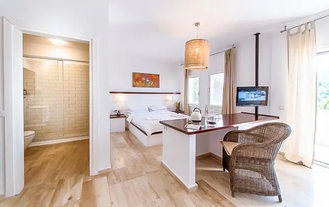 Junior Suite, Deniz veya Kara Manzaralı