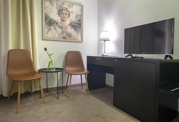 Deluxe Tek Büyük Yataklı Oda