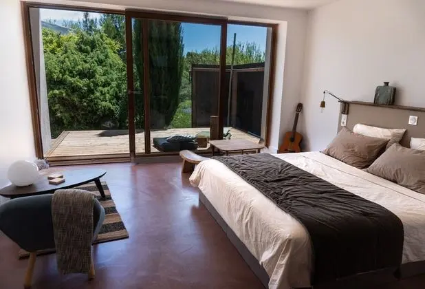 Luxury Tek Büyük Yataklı Oda, Özel Banyo, Bahçe Manzaralı (Miyochi)