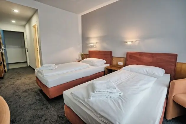 Comfort Tek Büyük veya İki Ayrı Yataklı Oda