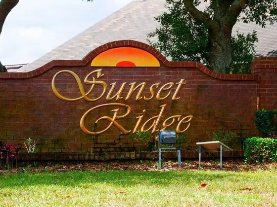 Ev (5/4 Pool home located in Sunset Ridge)
