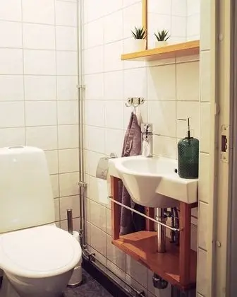 İki Ayrı Yataklı Oda, Ortak Banyo