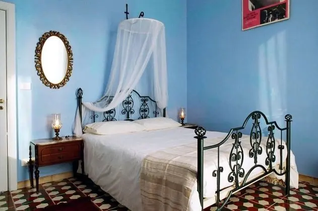 Tek Büyük Yataklı Oda, Ortak Banyo