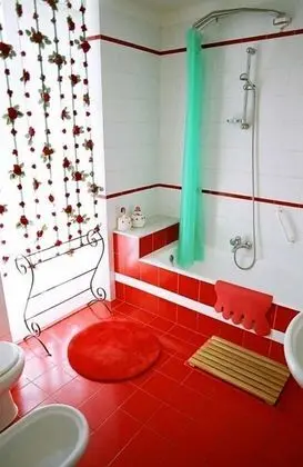 Tek Büyük Yataklı Oda, Ortak Banyo