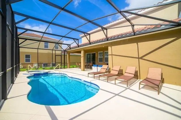 Villa (8028OAKSHA)