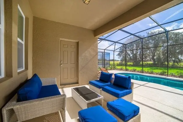 Villa (8028OAKSHA)