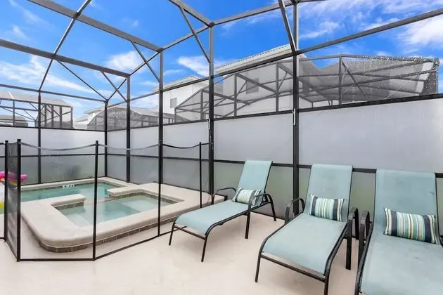 Villa (Amazing Storey Lake 5  Bedroom 5 Bath)